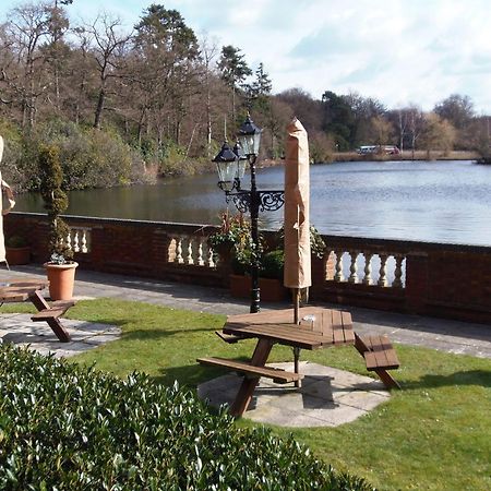 Lakeside International Hotel Camberley Eksteriør bilde