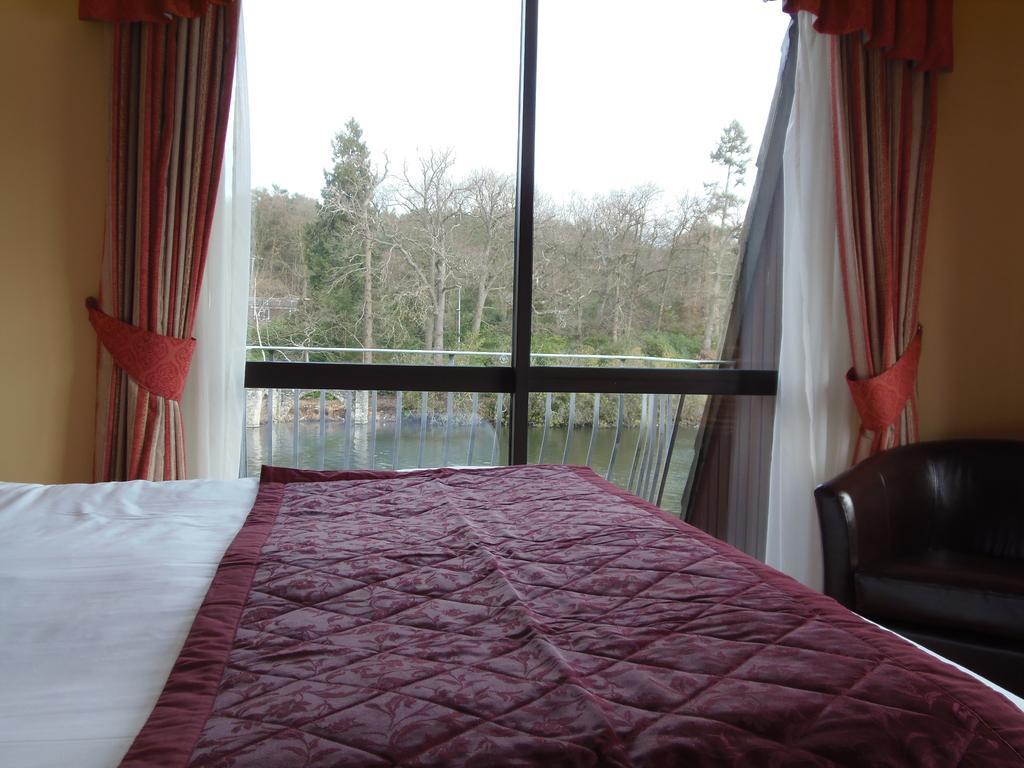 Lakeside International Hotel Camberley Rom bilde