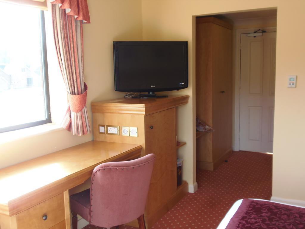 Lakeside International Hotel Camberley Rom bilde