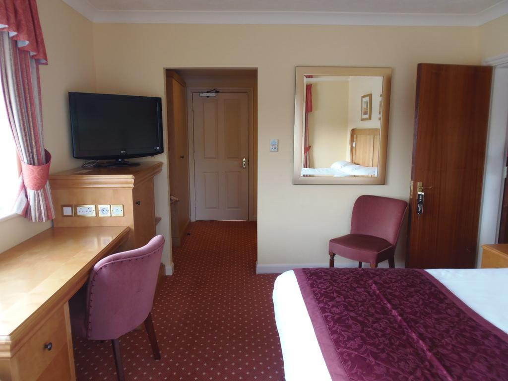Lakeside International Hotel Camberley Rom bilde