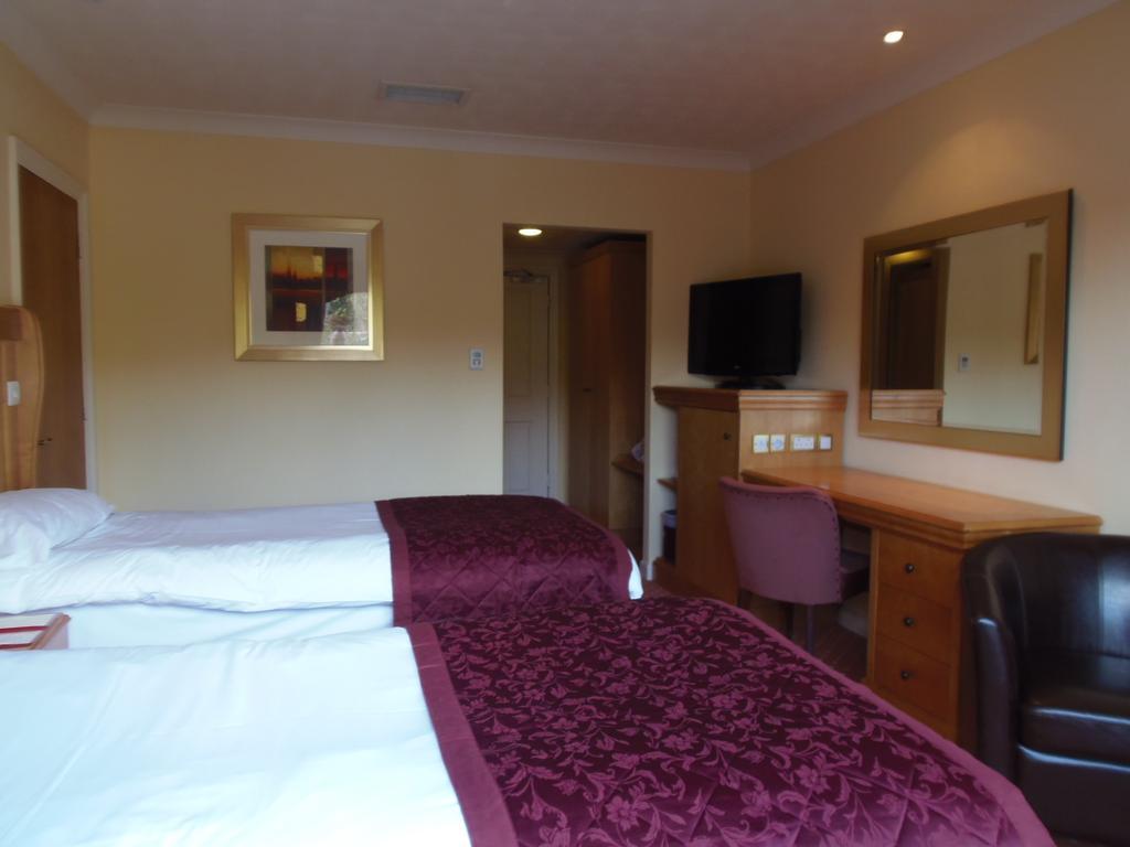 Lakeside International Hotel Camberley Rom bilde