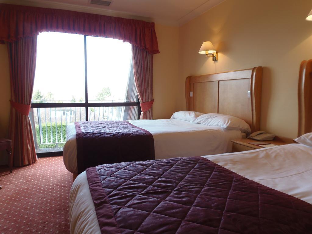 Lakeside International Hotel Camberley Rom bilde