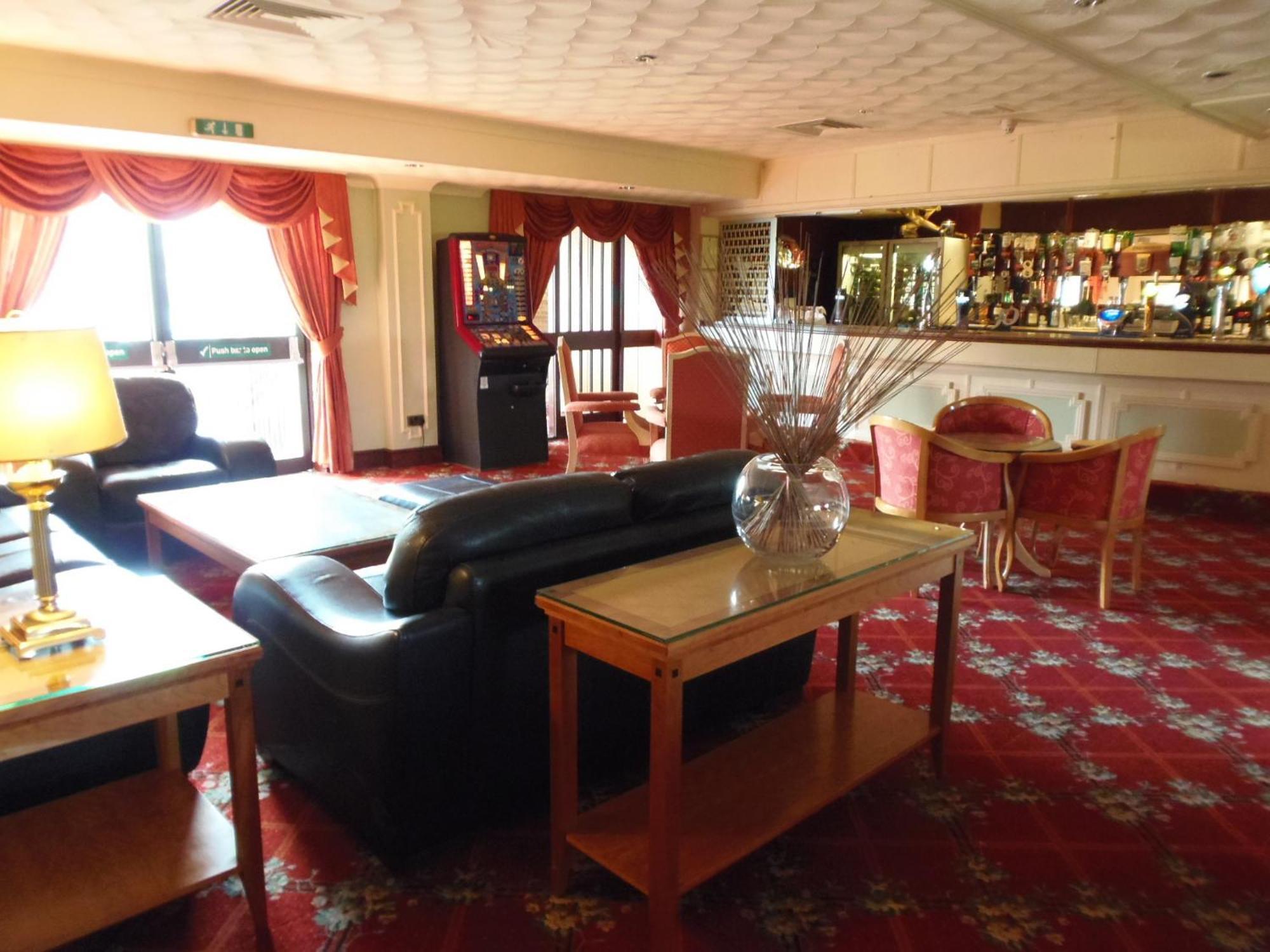 Lakeside International Hotel Camberley Eksteriør bilde