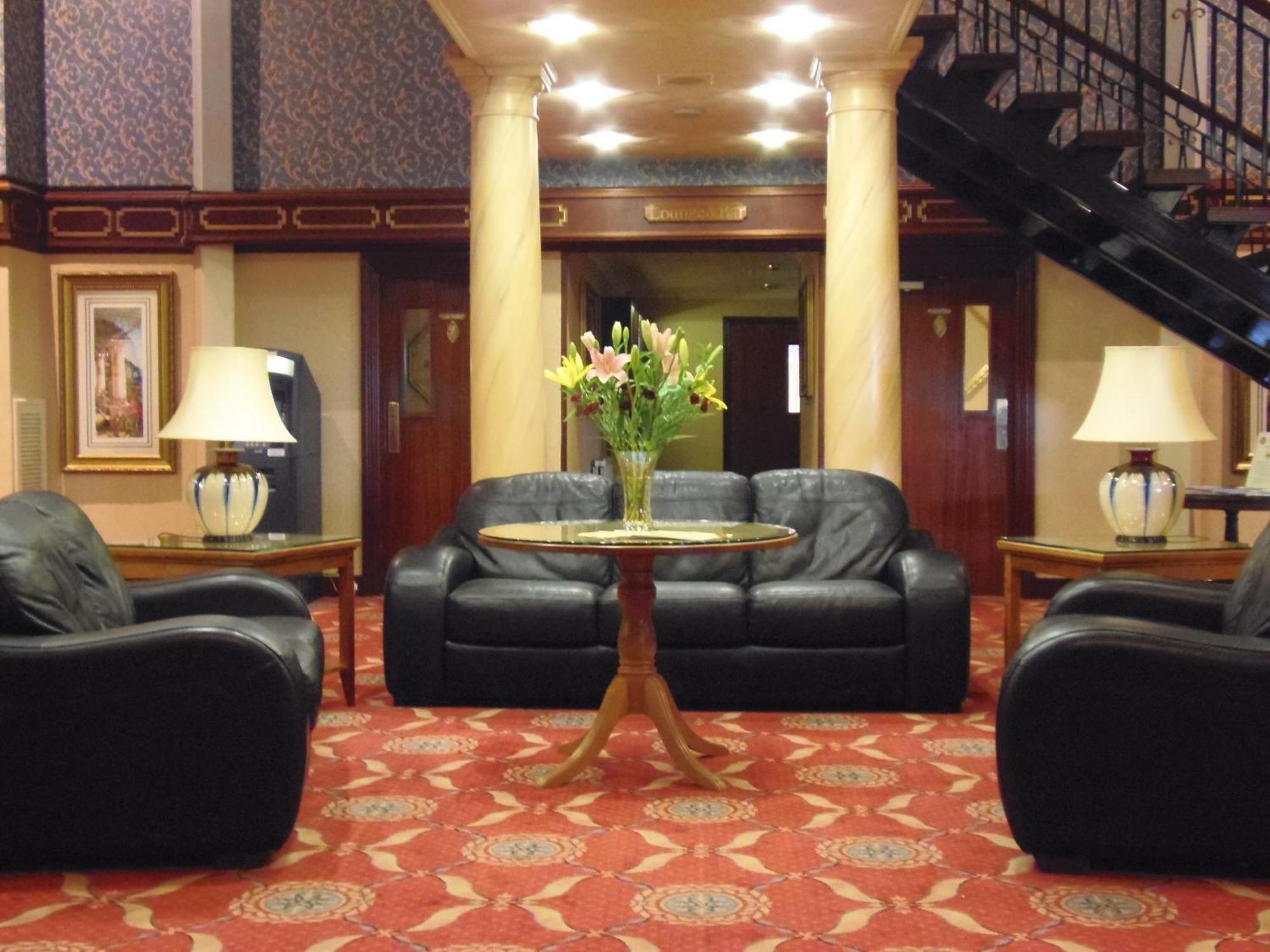 Lakeside International Hotel Camberley Eksteriør bilde