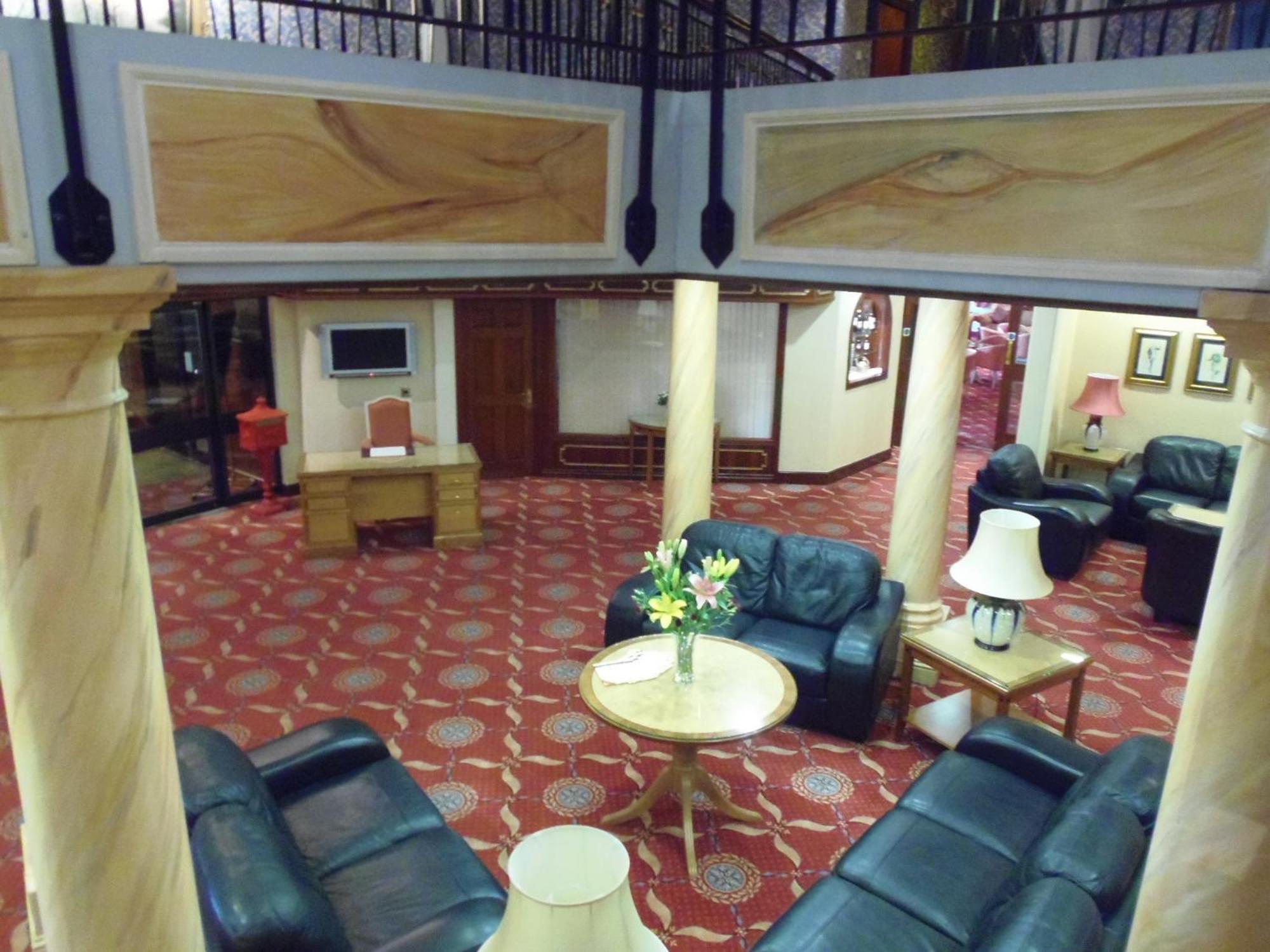 Lakeside International Hotel Camberley Eksteriør bilde