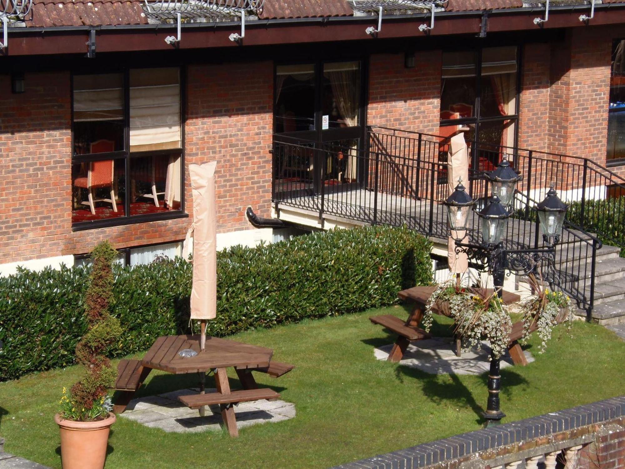 Lakeside International Hotel Camberley Eksteriør bilde